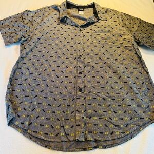 Batman XL short sleeved button down shirt 100% Cotton